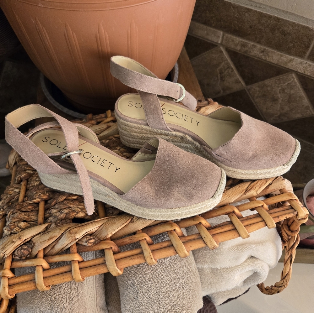 Sole Society Women's Pink Espadrille Sandals Size 7 1/2. EUC!!! - Picture 2 of 6